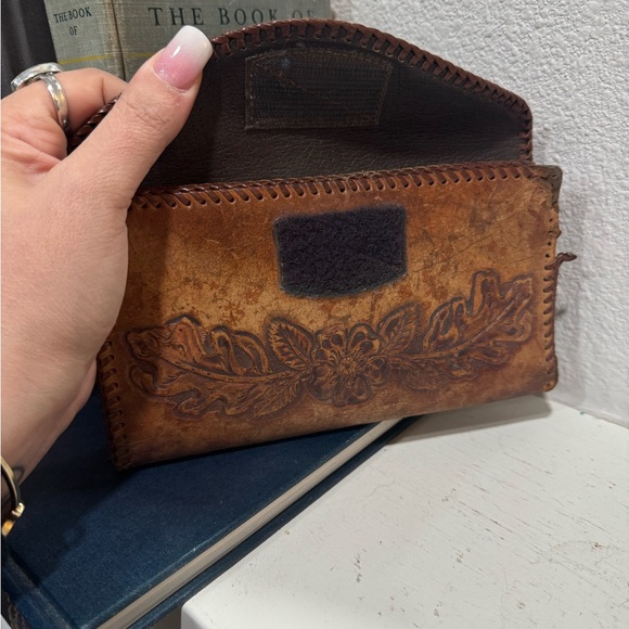 Vintage Brown Leather tooled wallet horse Clutch - Picture 4 of 7